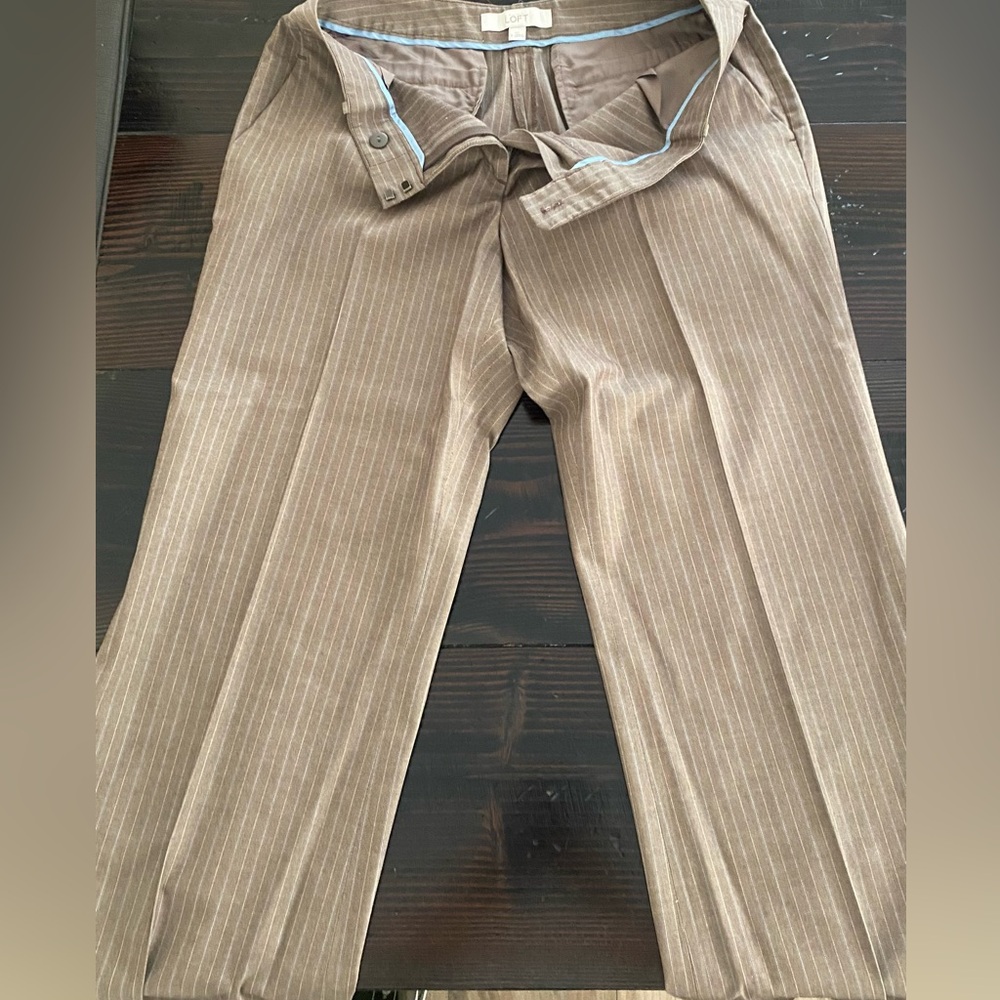 Gap brand misses light tan striped size 8 short pants